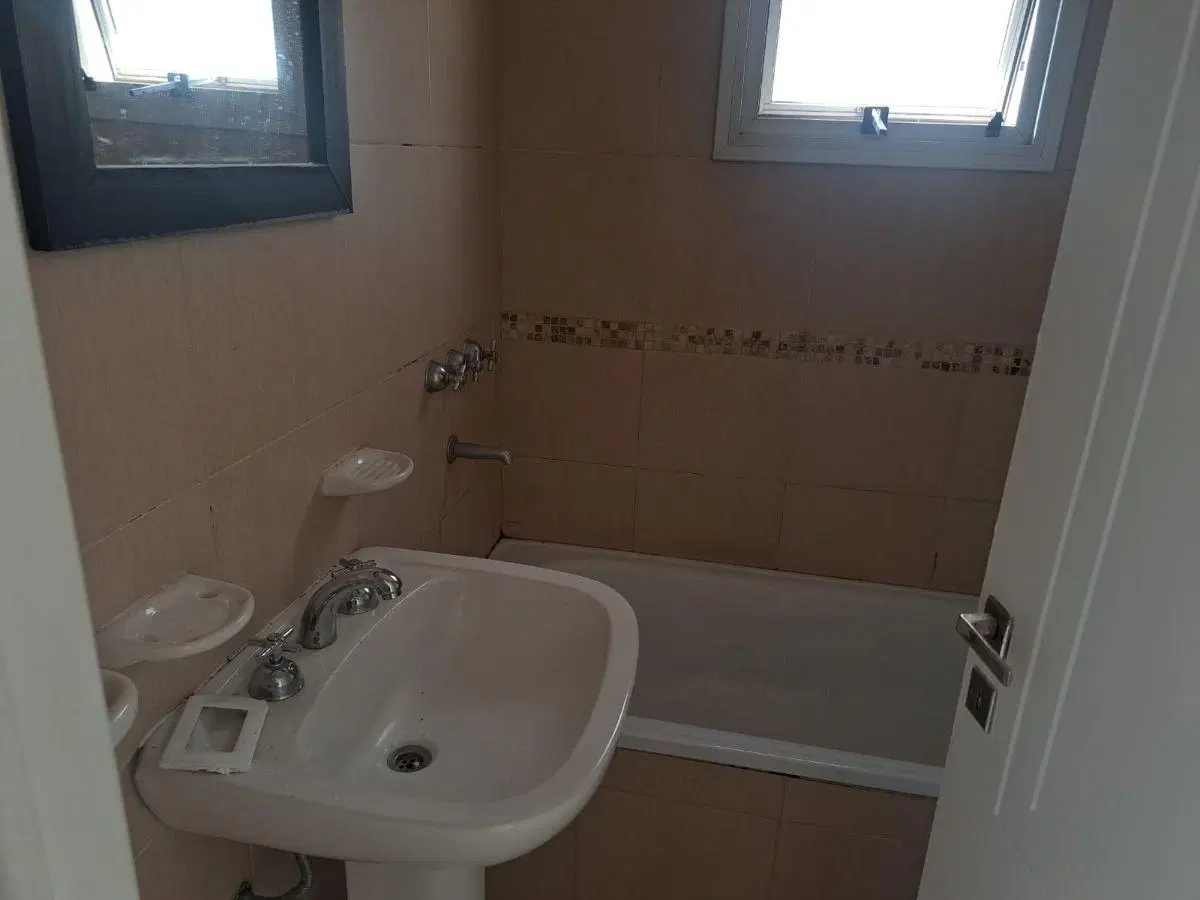 ALQUILO DEPARTAMENTO DE 2 DORMITORIOS EN BARRIO GUEMES TIPO DUPLEX 3