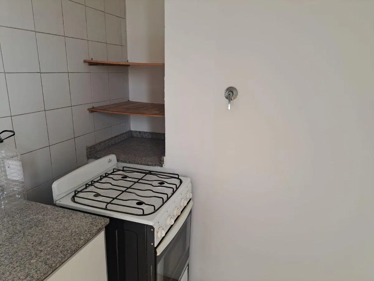 ALQUILO DEPARTAMENTO DE 2 DORMITORIOS EN BARRIO GUEMES TIPO DUPLEX 5