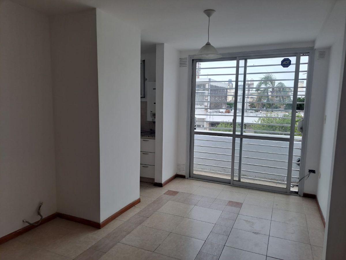 Foto de VENDO O PERMUTO 3 DEPARTAMENTOS CON COCHERA EN BARRIO GENERAL PAZ, imagen 3