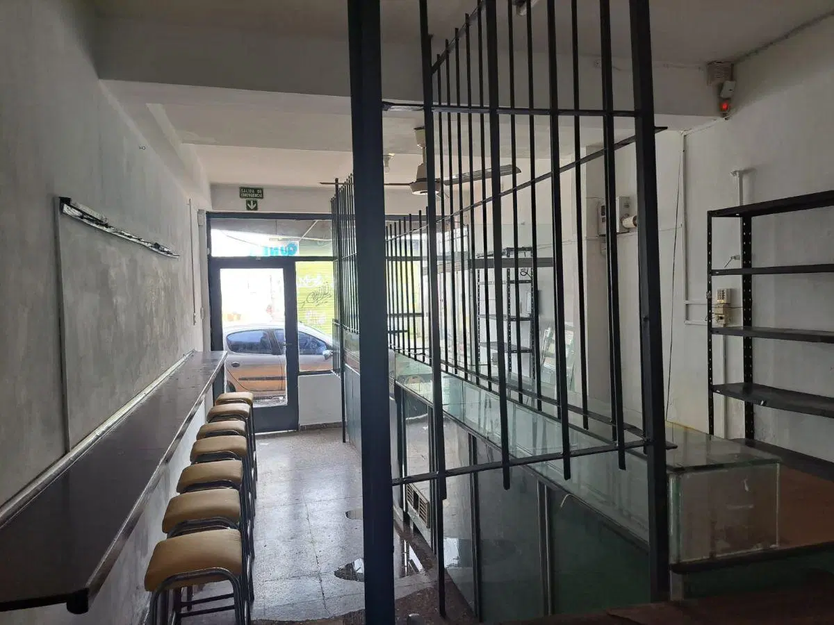 Local de 25 m² en alquiler en Alberdi 5