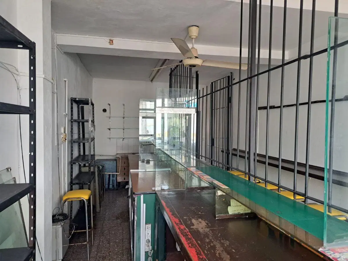 Local de 25 m² en alquiler en Alberdi 2