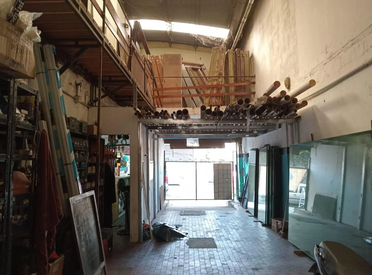 se venden 2 locales juntos apto edificio 1