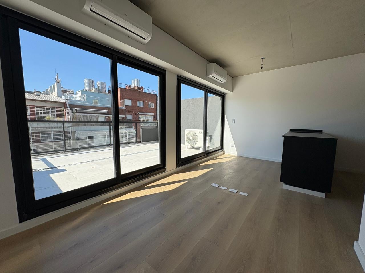 Foto de Monoambiente a Estrenar con Balcón aterrazado y vista abierta. Piscina, imagen 4