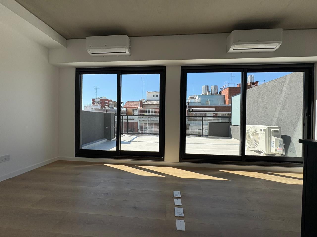 Foto de Monoambiente a Estrenar con Balcón aterrazado y vista abierta. Piscina, imagen 4