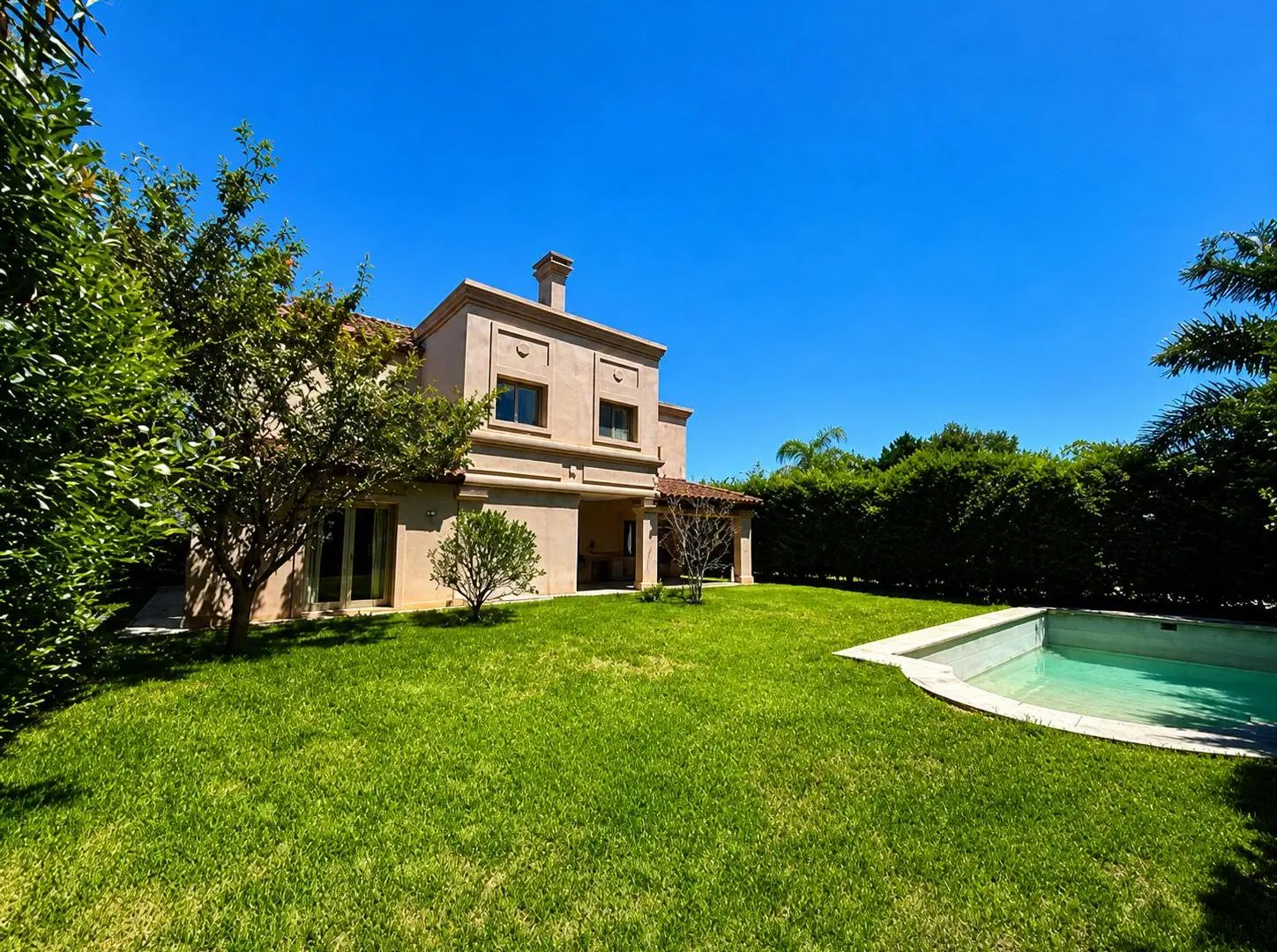 Casa con 650m2 de lote, Barrio Privado San Lucas, Escobar 3
