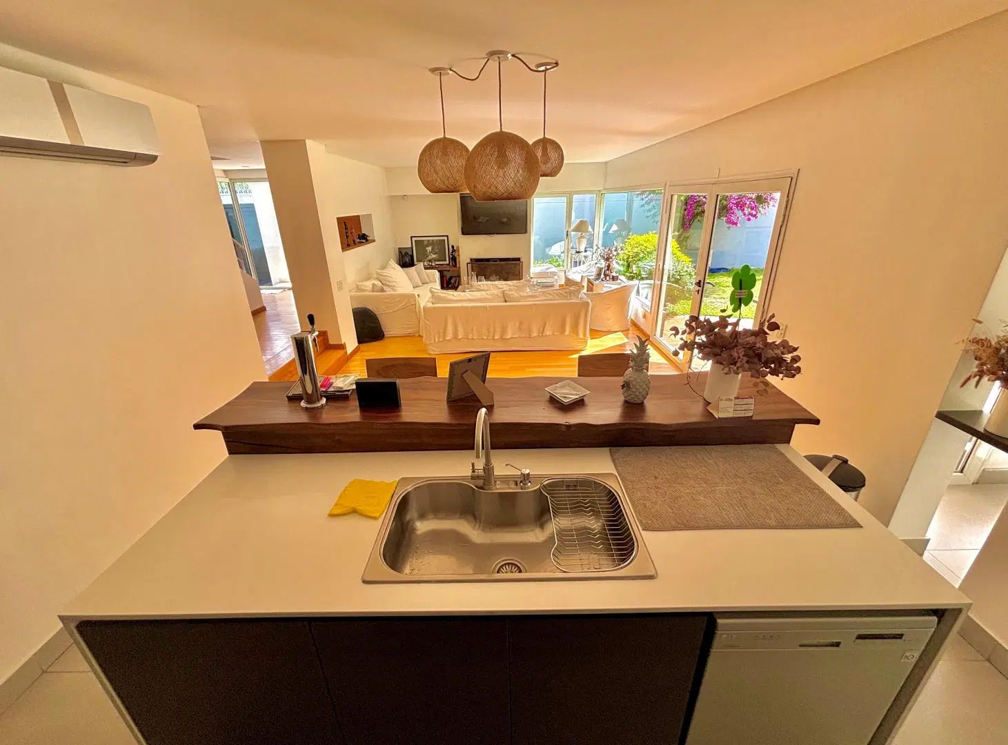 Casa con Piscina y playroom, Vte López 2