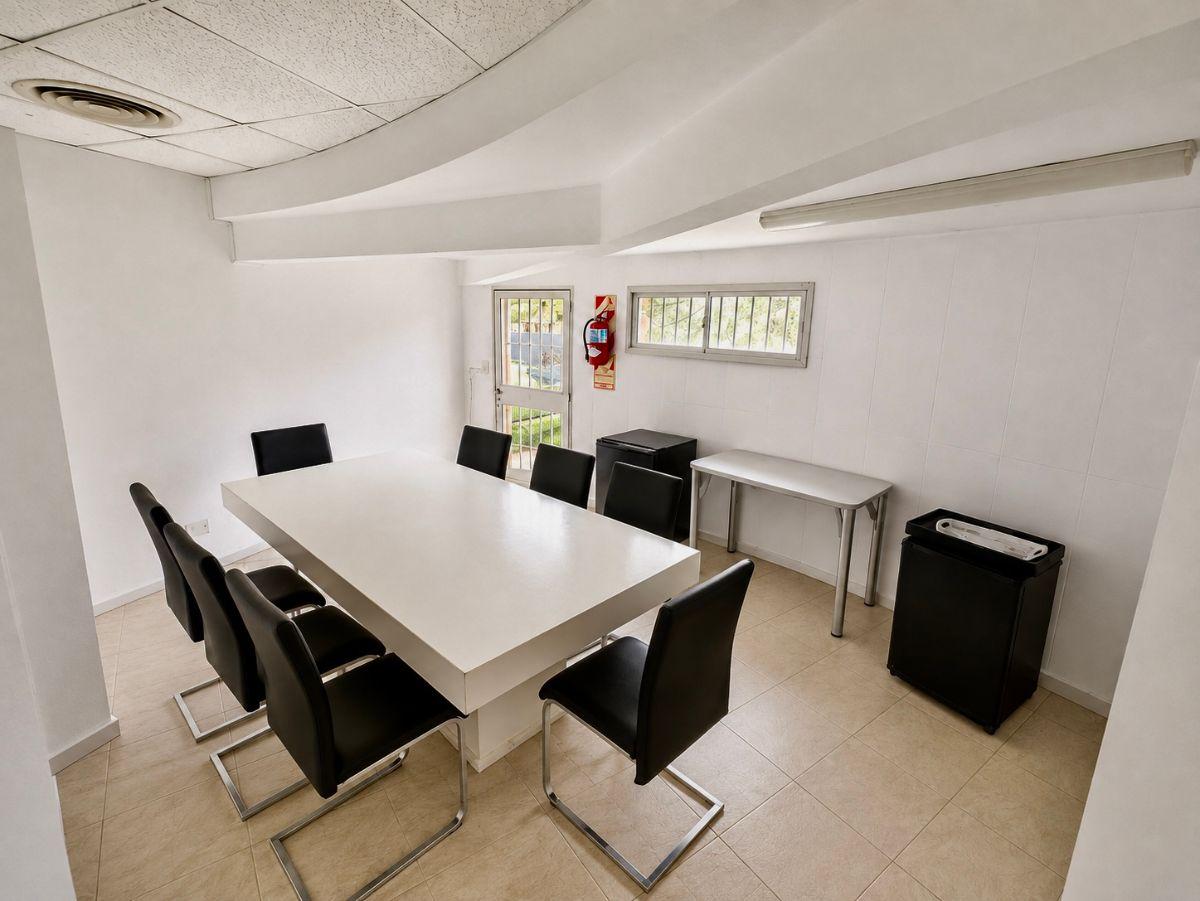 Foto de AMPLIAS OFICINAS EN ALQUILER EL LIBERTADOR MARTINEZ, imagen 5