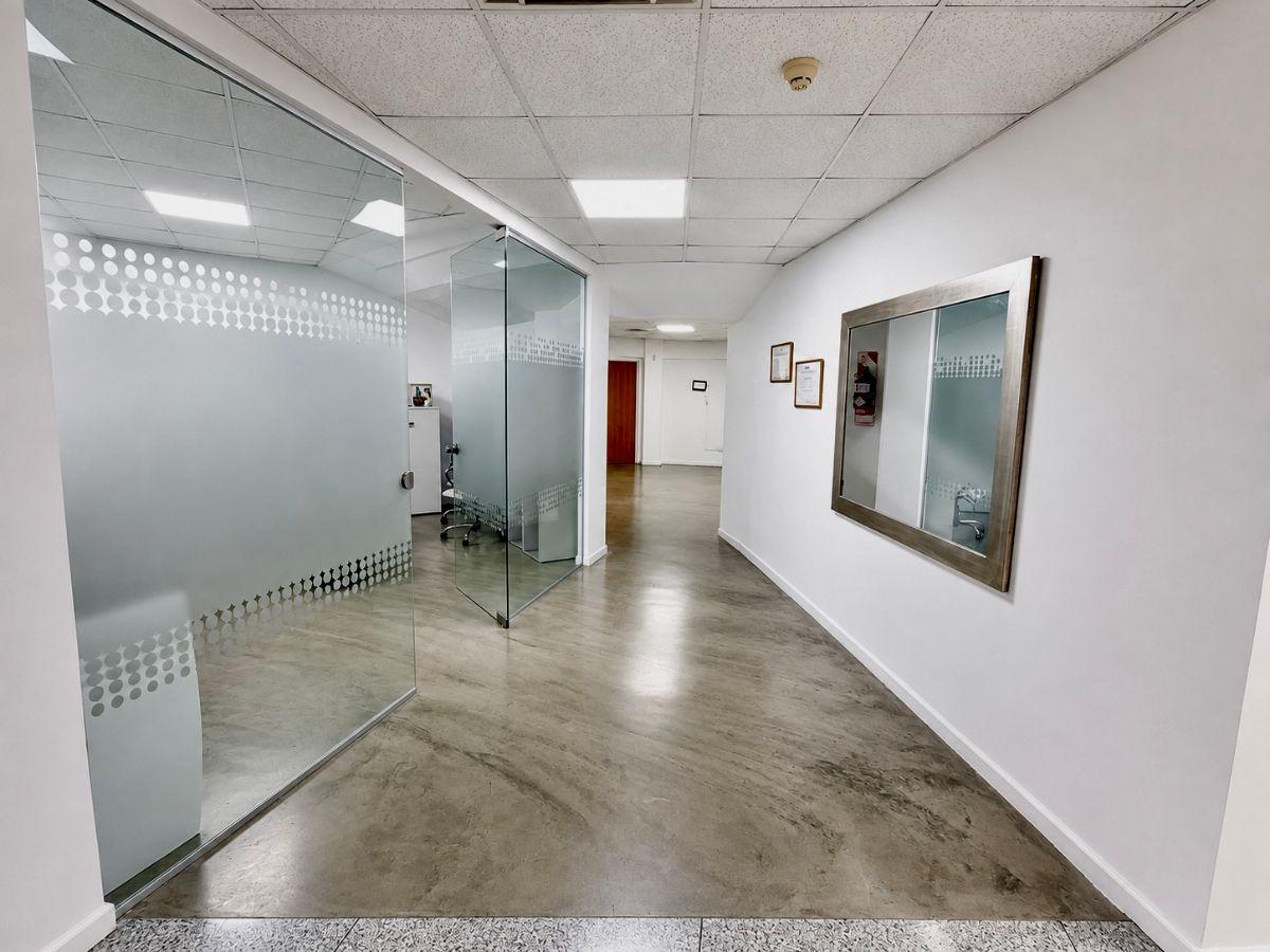 Foto de AMPLIAS OFICINAS EN ALQUILER EL LIBERTADOR MARTINEZ, imagen 1