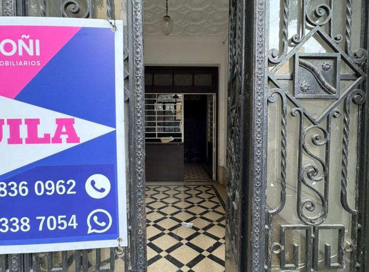 CASA PLANTA BAJA- PLANTA ALTA Y TERRAZA  PARA USO COMERCIAL  3