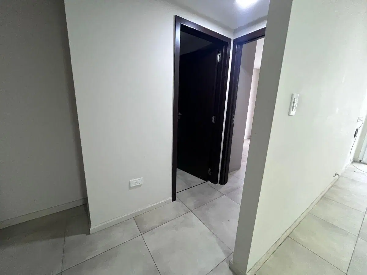 Departamento de 1 dormitorio al frente con balcón corrido y quincho - 6to Piso 3