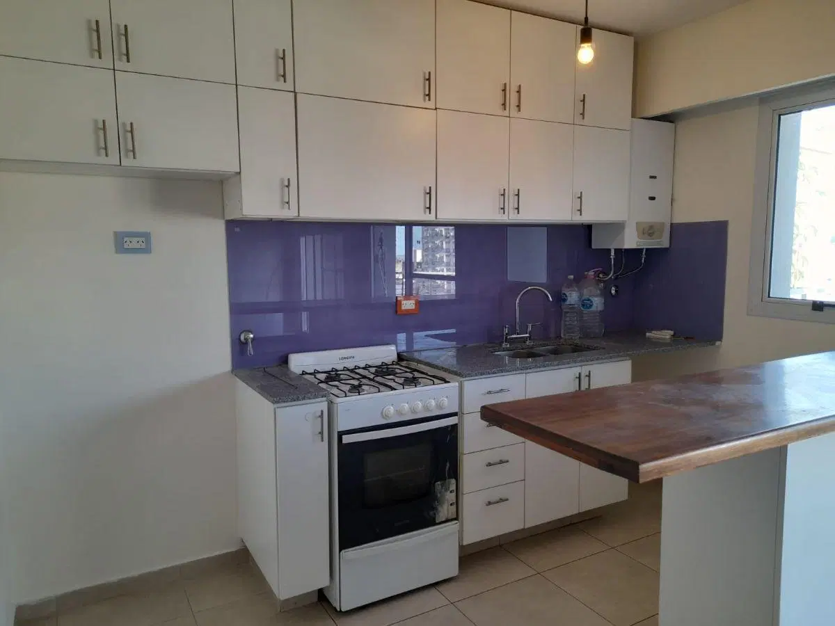Departamento de 2 dormitorios con balcón terraza – Piso 13, frente y contrafrente 3