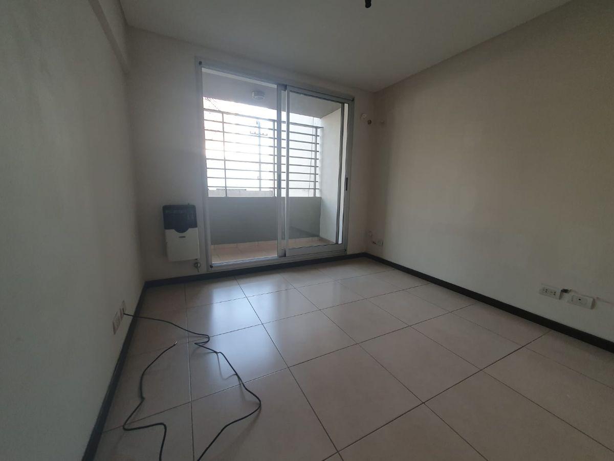 Foto de Departamento de 1 Dormitorio Entre Rios 2284 - Posibilidad Cochera, imagen 3