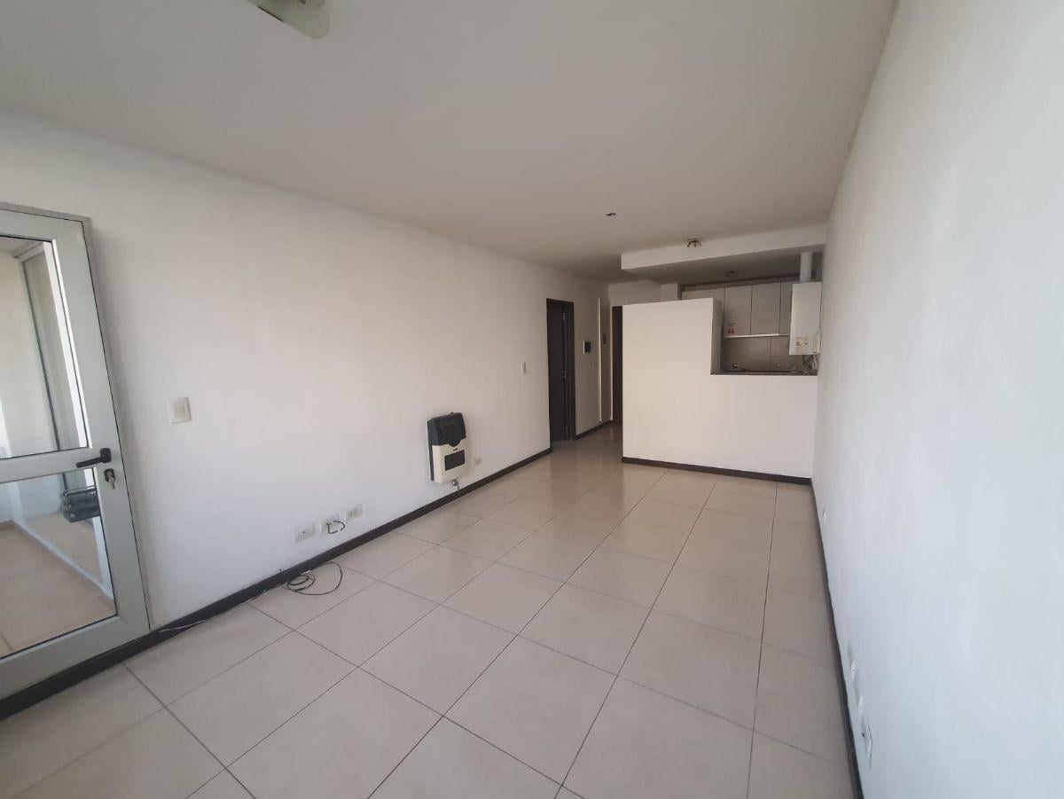 Foto de Departamento de 1 Dormitorio Entre Rios 2284 - Posibilidad Cochera, imagen 1