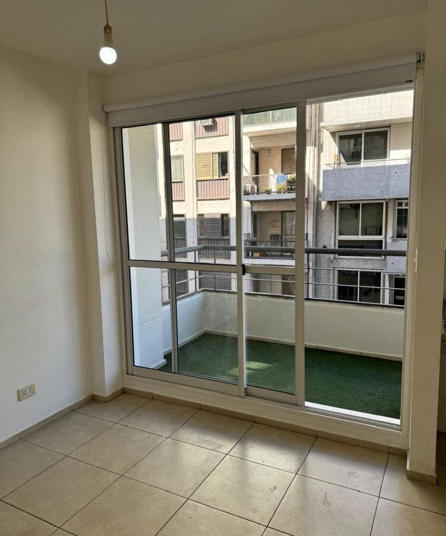 Foto de Monoambiente amplio tipo 1 dormitorio con balcón al frente, imagen 5