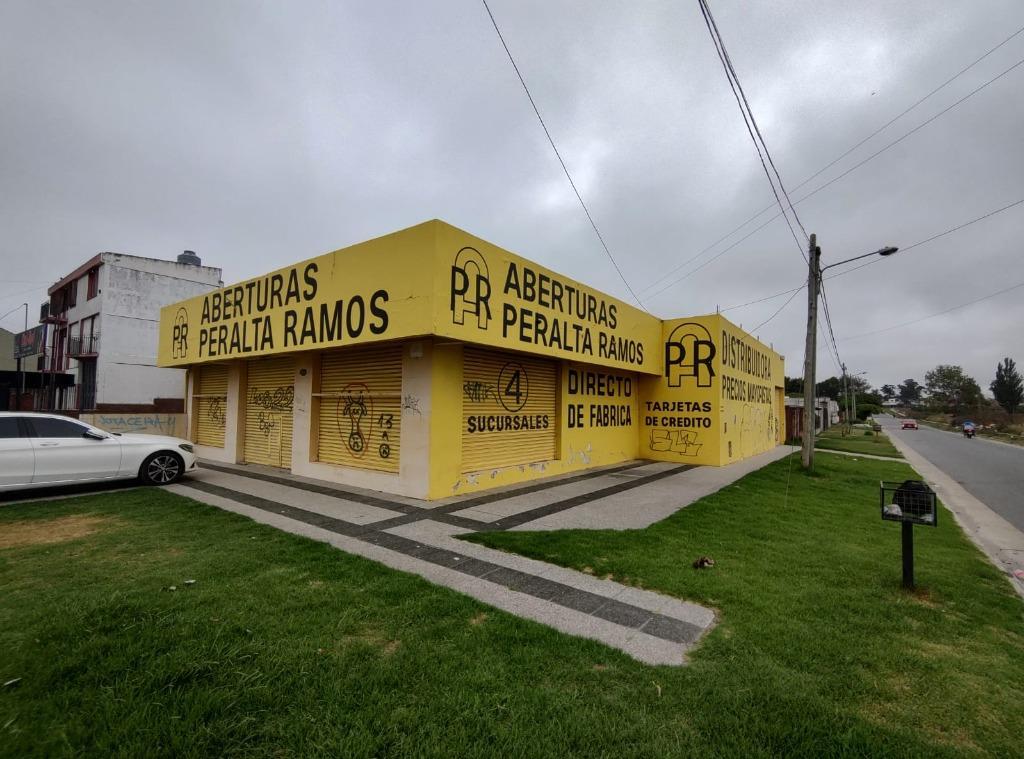 Local con Depósito. 3