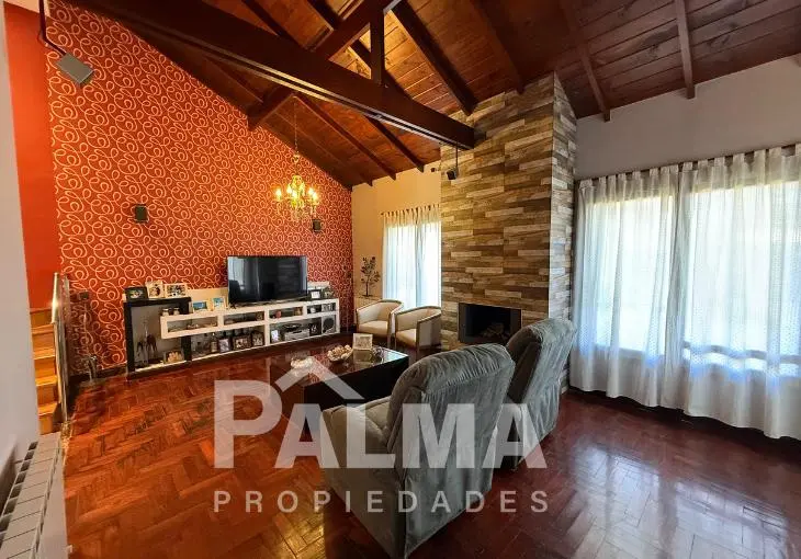 Casa de 4 Ambientes con Parque y Pileta - Divino Rostro 2