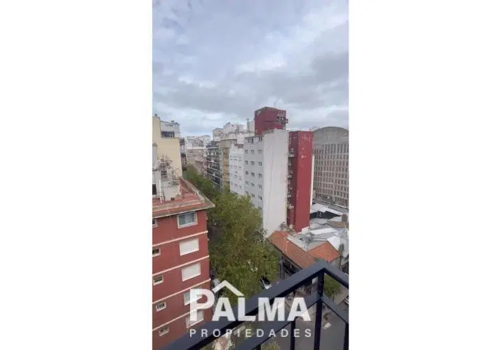 DEPARTAMENTO 2 AMBIENTES AL FRENTE CON BALCÓN, TOTALMENTE RECICLADO - CENTRO 3