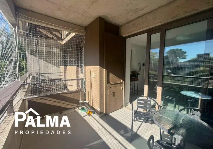 Departamento 2 ambientes al frente con balcón aterrazado, cochera cubierta y baulera - Playa Grande 5