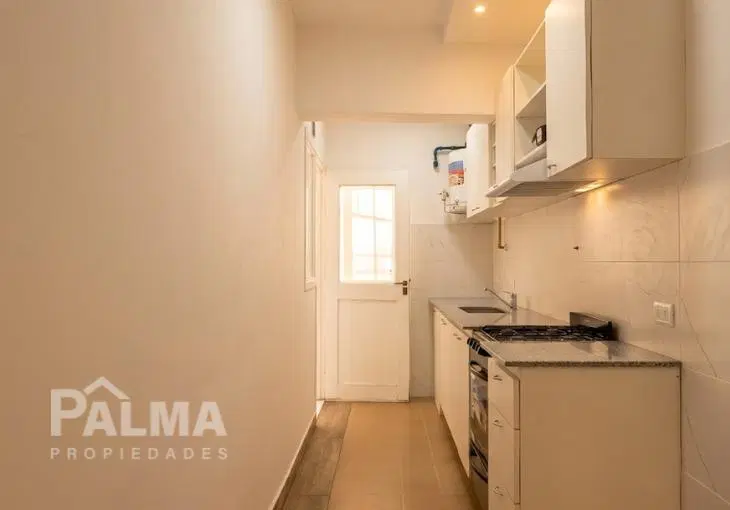 Departamento 4 ambientes, reciclado con balcon a una cuadra del mar (bajada playa Waikiki) 1