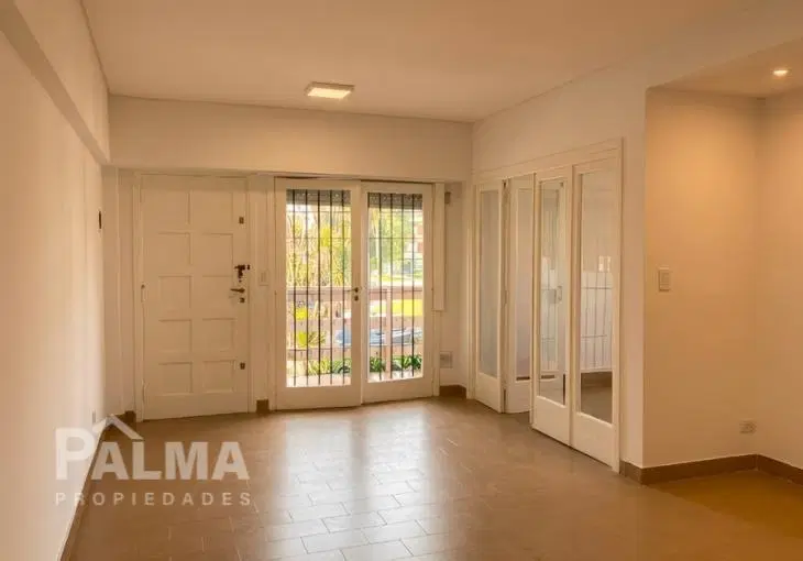 Departamento 4 ambientes, reciclado con balcon a una cuadra del mar (bajada playa Waikiki) 3