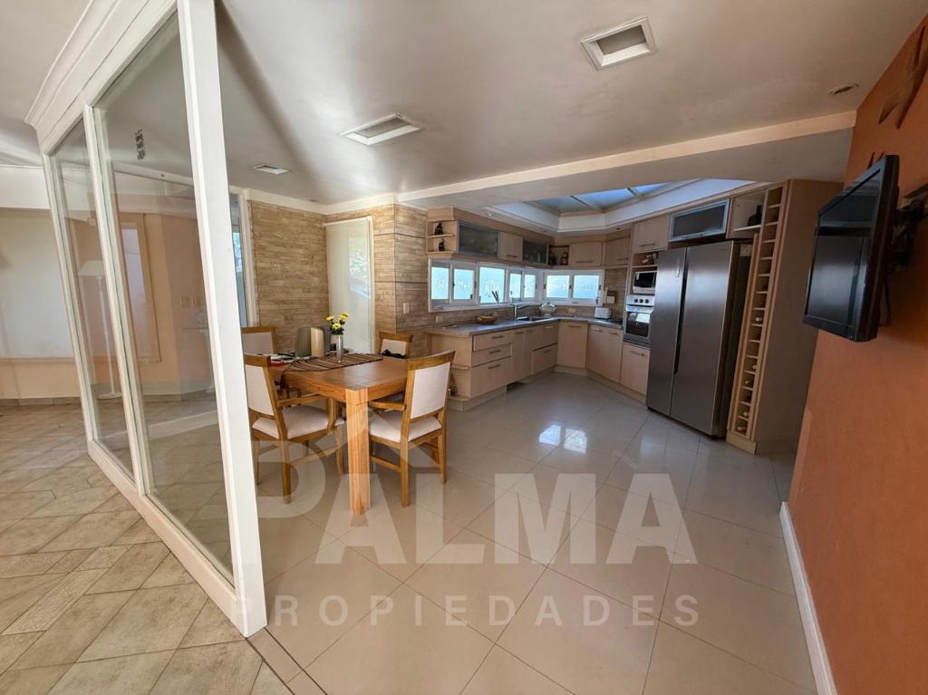 Foto de Chalet de 5 Ambientes con Parque y Pileta - Constitución, imagen 3