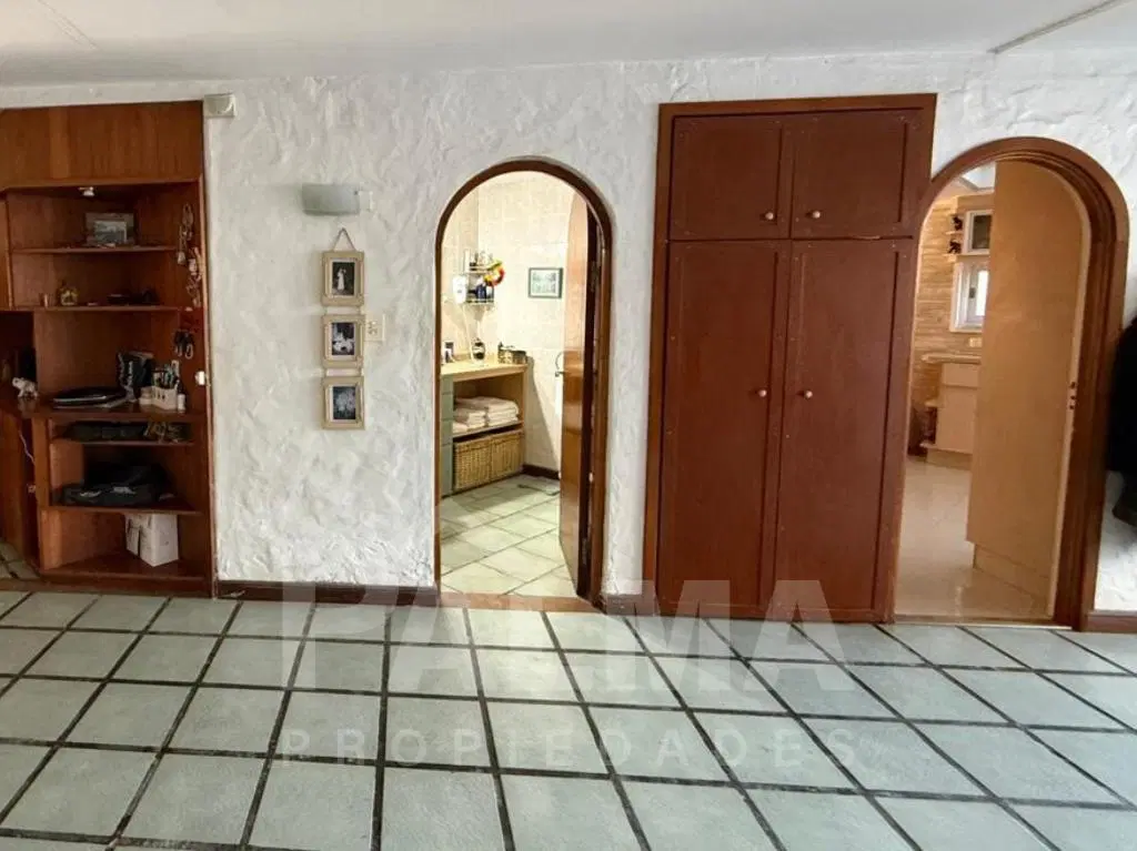 Chalet de 5 Ambientes con Parque y Pileta - Constitución 3