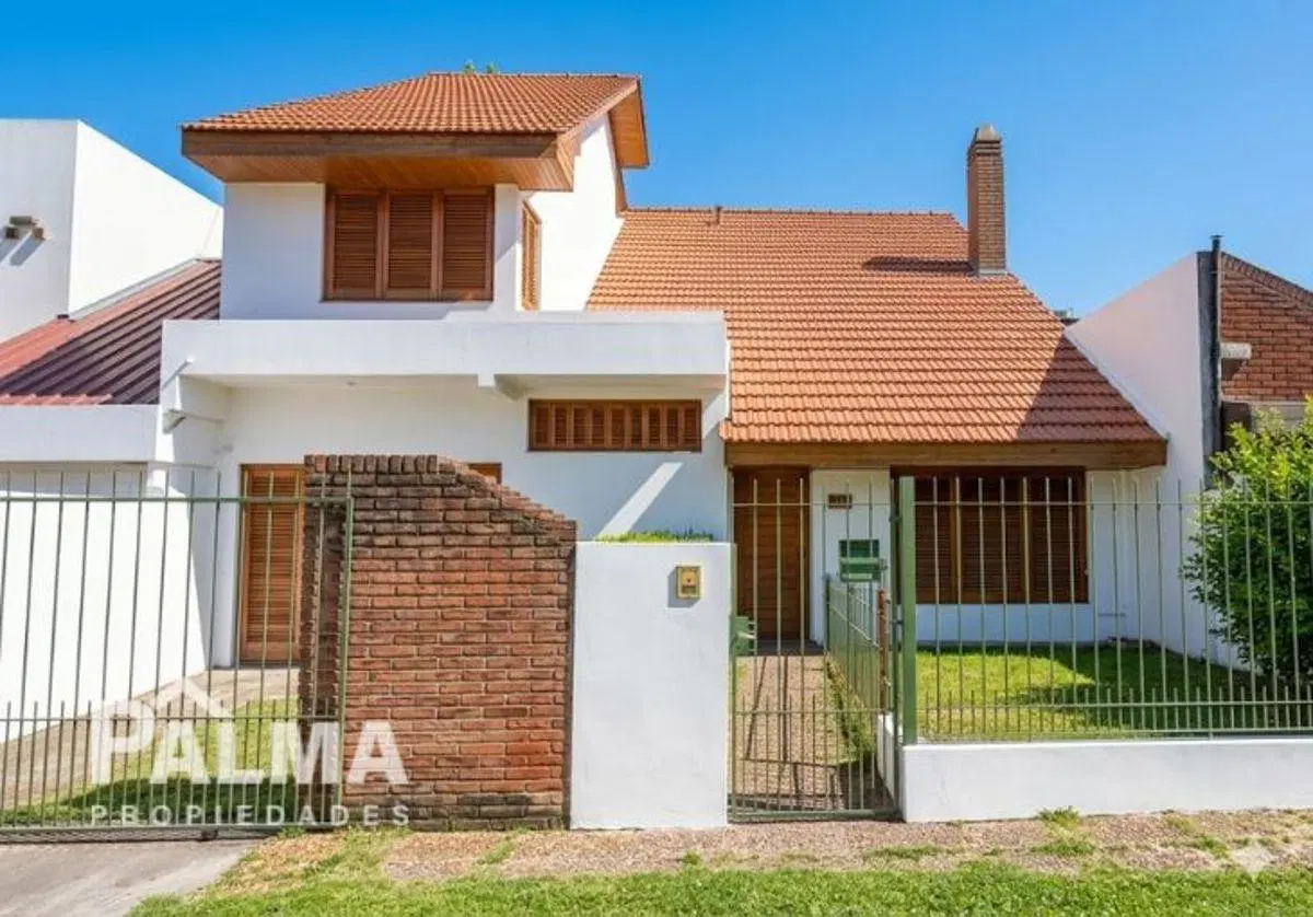 VENTA Chalet de 5 Ambientes con Parque - Caisamar 4
