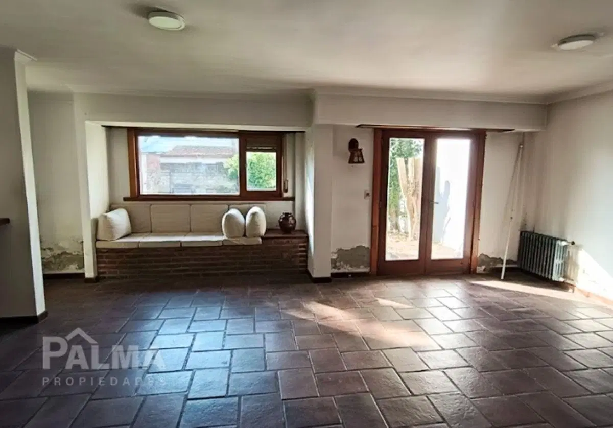 VENTA Chalet de 5 Ambientes con Parque - Caisamar 3