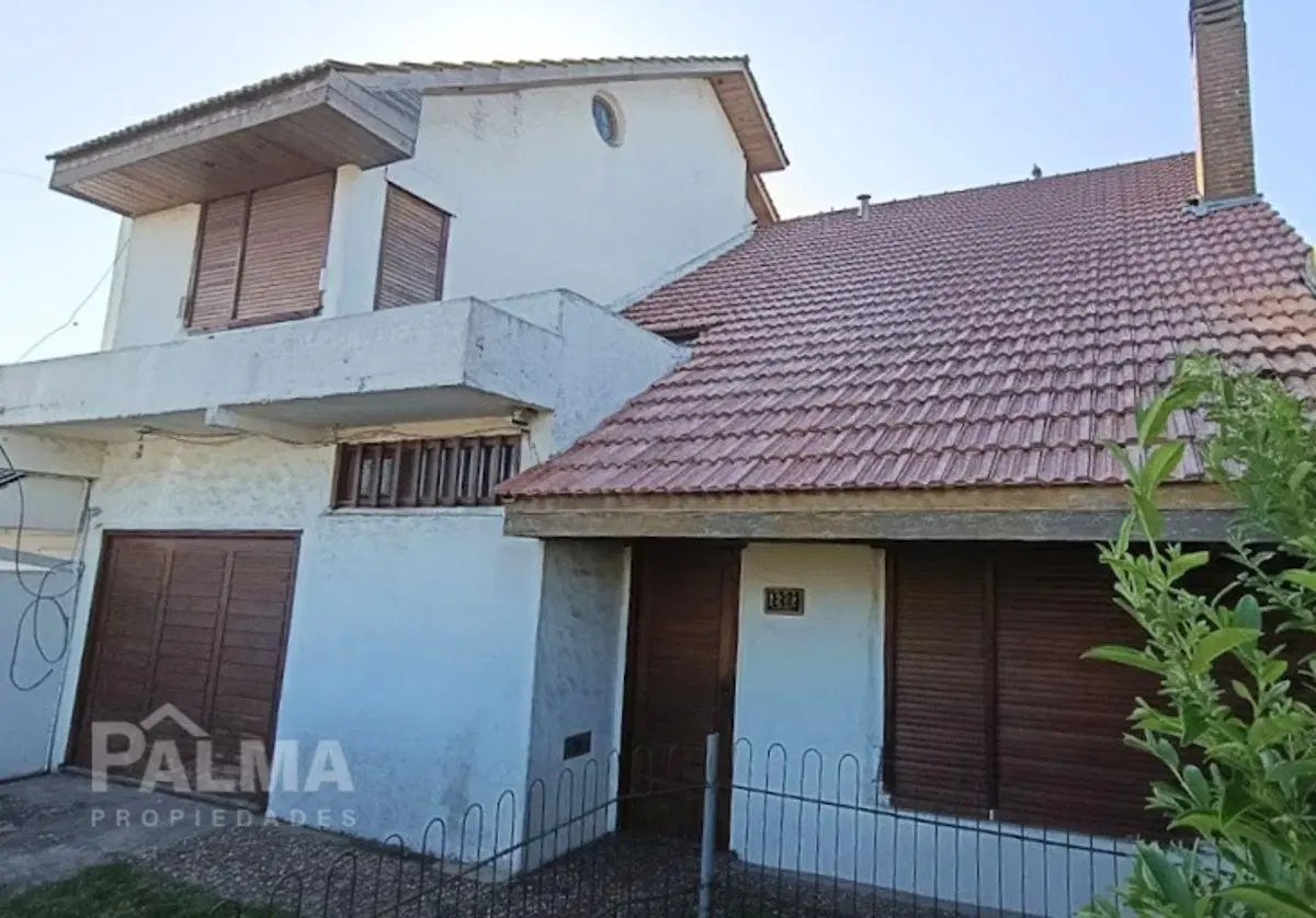 VENTA Chalet de 5 Ambientes con Parque - Caisamar 1