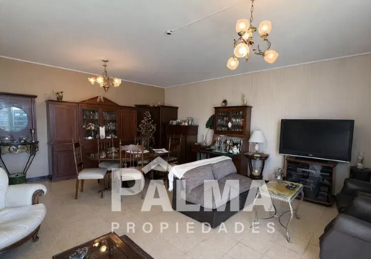 Departamento en Duplex de Cuatro Ambientes Al Frente con Cochera - Macrocentro 3