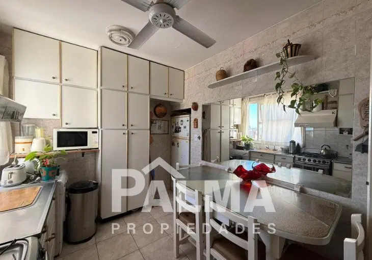 Departamento en Duplex de Cuatro Ambientes Al Frente con Cochera - Macrocentro 5