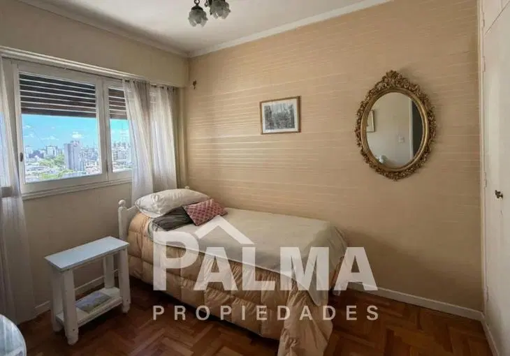 Departamento en Duplex de Cuatro Ambientes Al Frente con Cochera - Macrocentro 2
