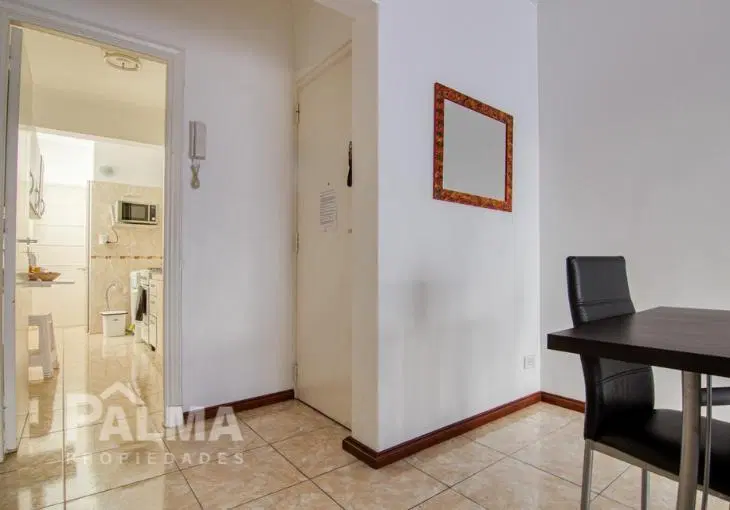Venta Departamento 3 ambientes con balcon y dependencia de servicio - Zona Centro 2