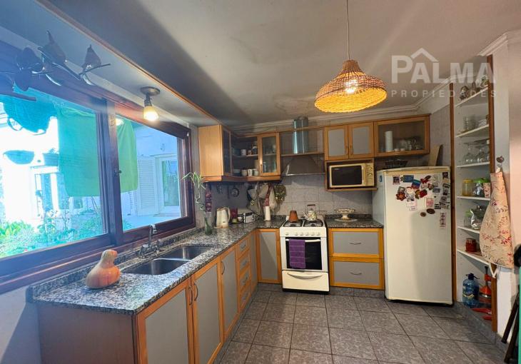 Foto de Casa de 5 ambientes con cochera y patio, Luro y Malvinas, imagen 4