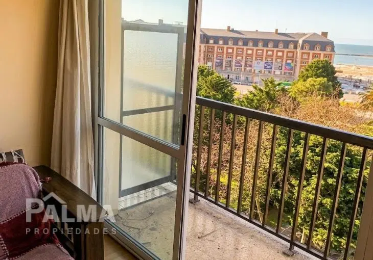Departamento 2 Ambientes con dependencia- Frente -Balcon- Vista Al Mar- Plaza Colon 2