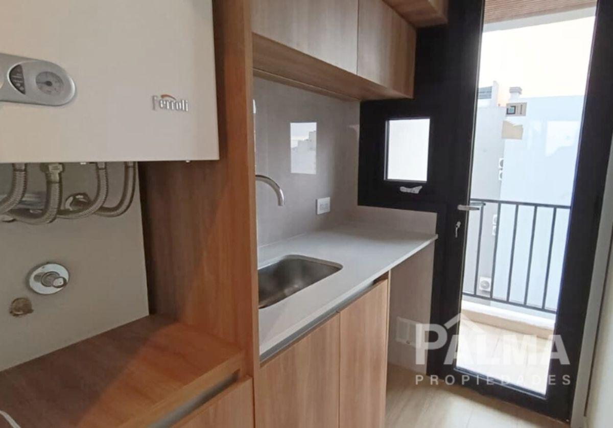 Foto de Departamento de 3 ambientes al frente, con balcón terraza con parrilla, imagen 2