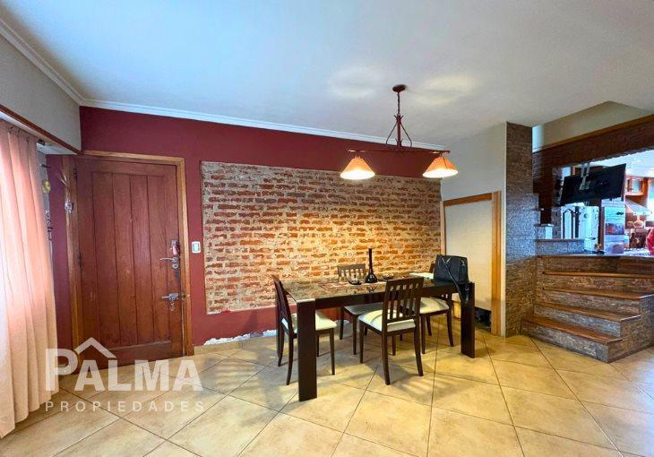 Foto de Casa tipo chalet de 5 ambientes con amplio parque, piscina y quincho., imagen 4