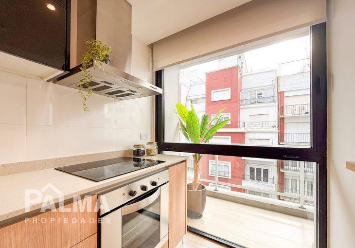 Foto de Departamento 2 ambientes a la calle con balcón corrido – Edificio, imagen 1