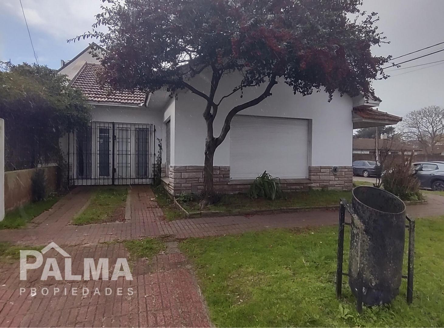 Foto de VENTA CASA 3 AMB CON DOS COCHERAS Y TERRAZA - PARQUE LURO, imagen 1