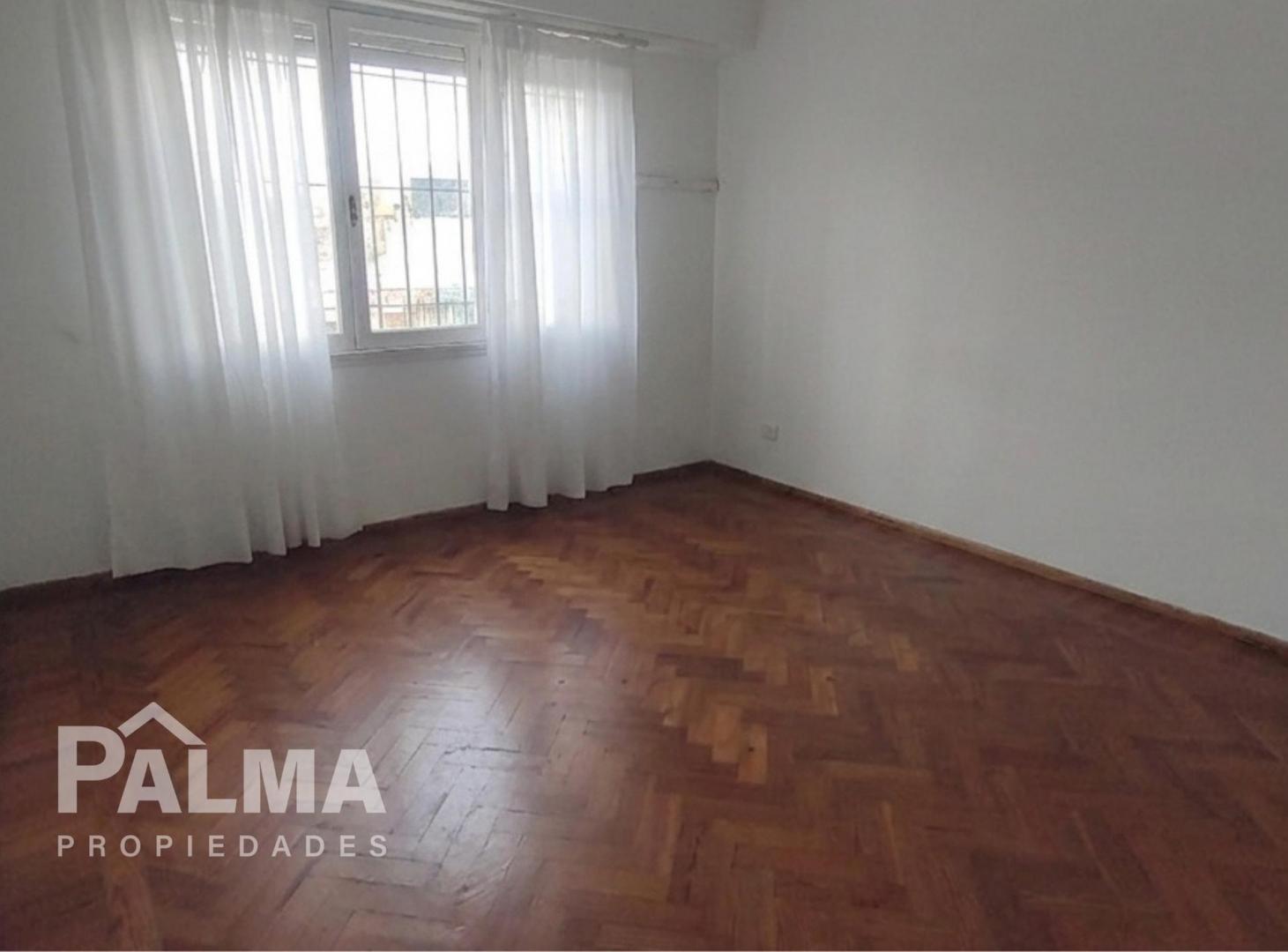 Foto de VENTA CASA 3 AMB CON DOS COCHERAS Y TERRAZA - PARQUE LURO, imagen 5