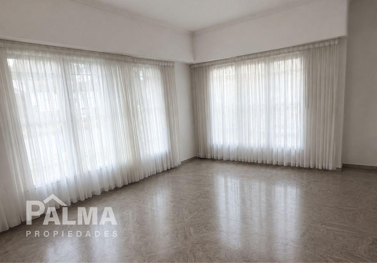 Foto de VENTA CASA 3 AMB CON 2 COCHERAS Y TERRAZA - PARQUE LURO, imagen 4