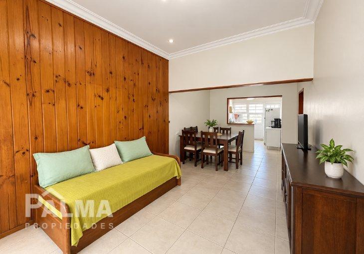 Foto de CHALET 4 AMBIENTES CON GARAGE Y AMPLIO PLATIO - CHAUVÍN, imagen 5