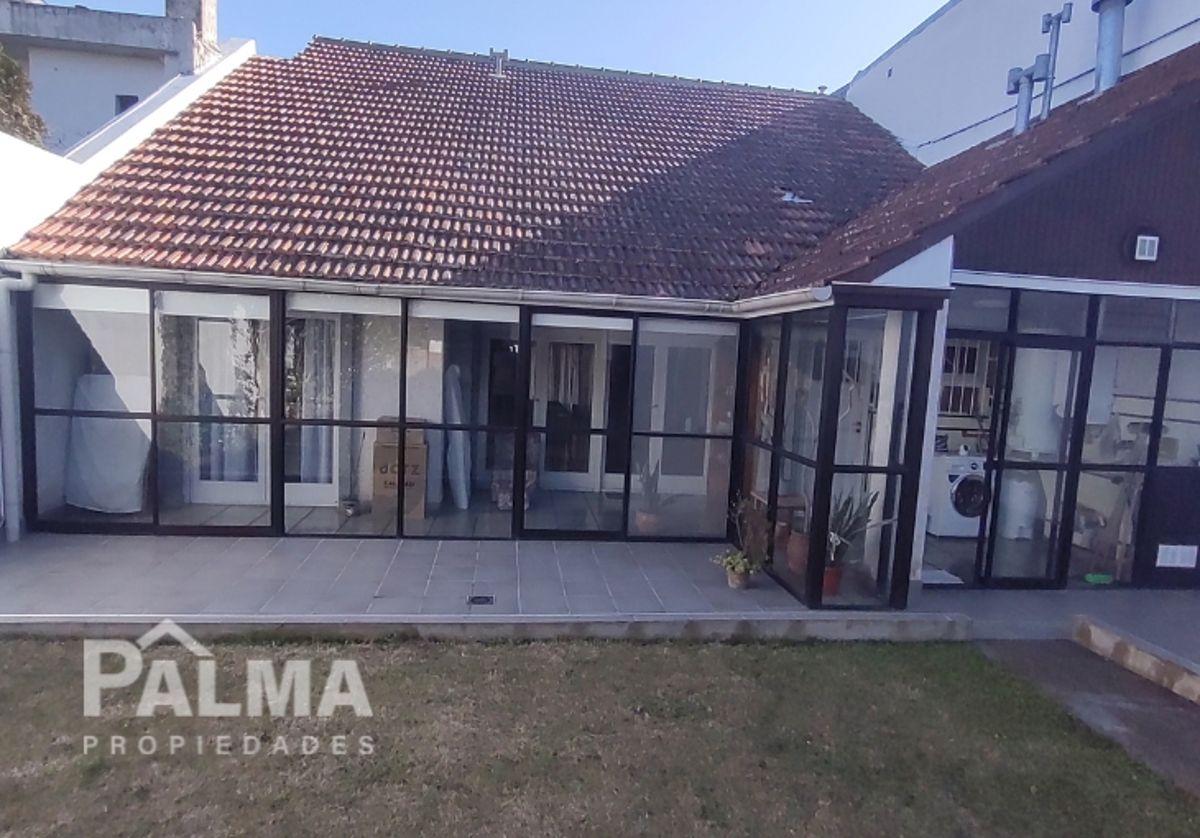 Foto de Venta Impecable Chalet con Jardin y Gran Quincho - Chauvin, imagen 2