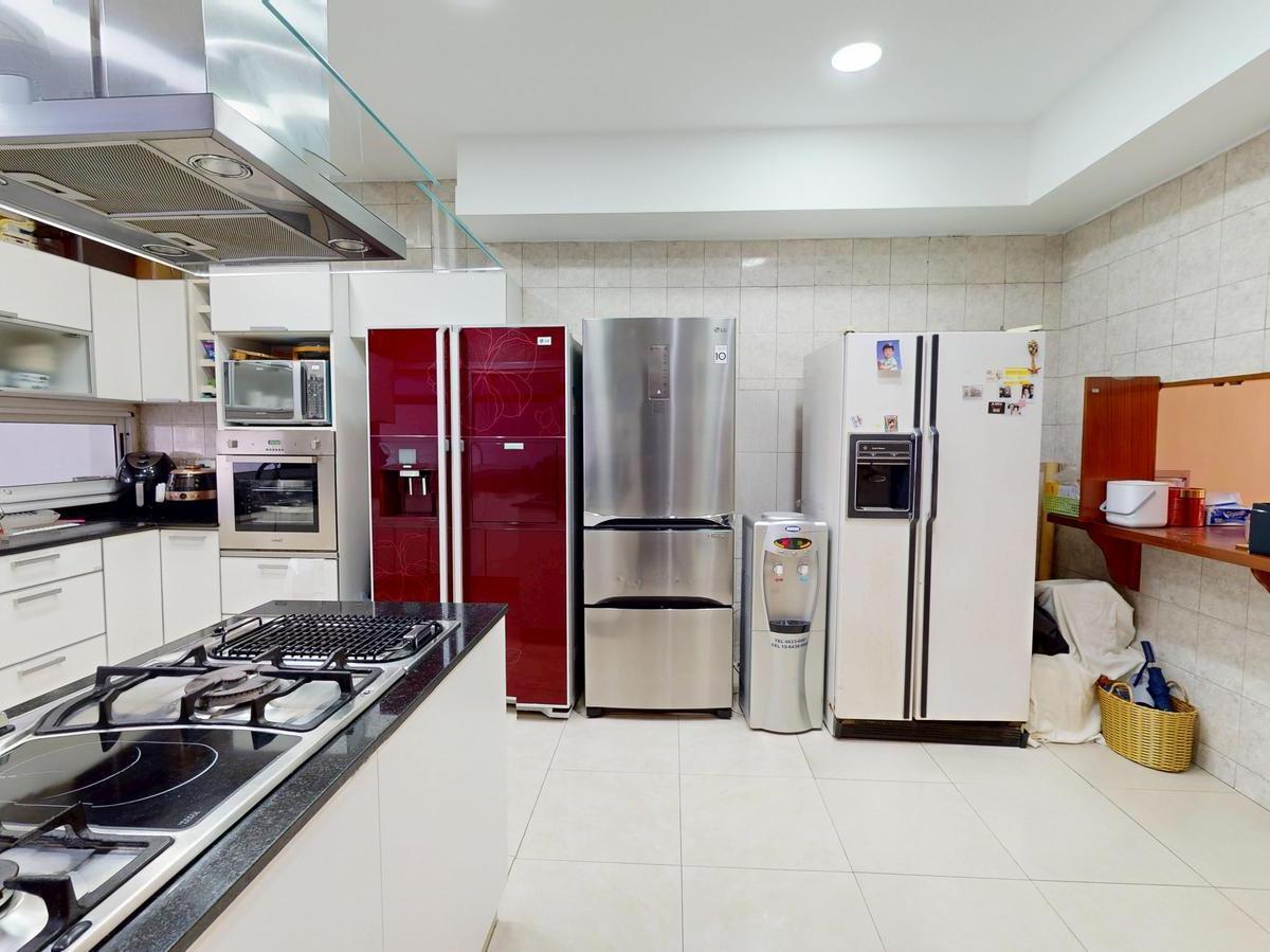 Venta Casa 6 Amb + Dep + Cochera + Subsuelo + Jardin en Concordia Al 2100 4
