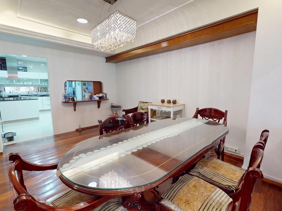 Venta Casa 6 Amb + Dep + Cochera + Subsuelo + Jardin en Concordia Al 2100 2
