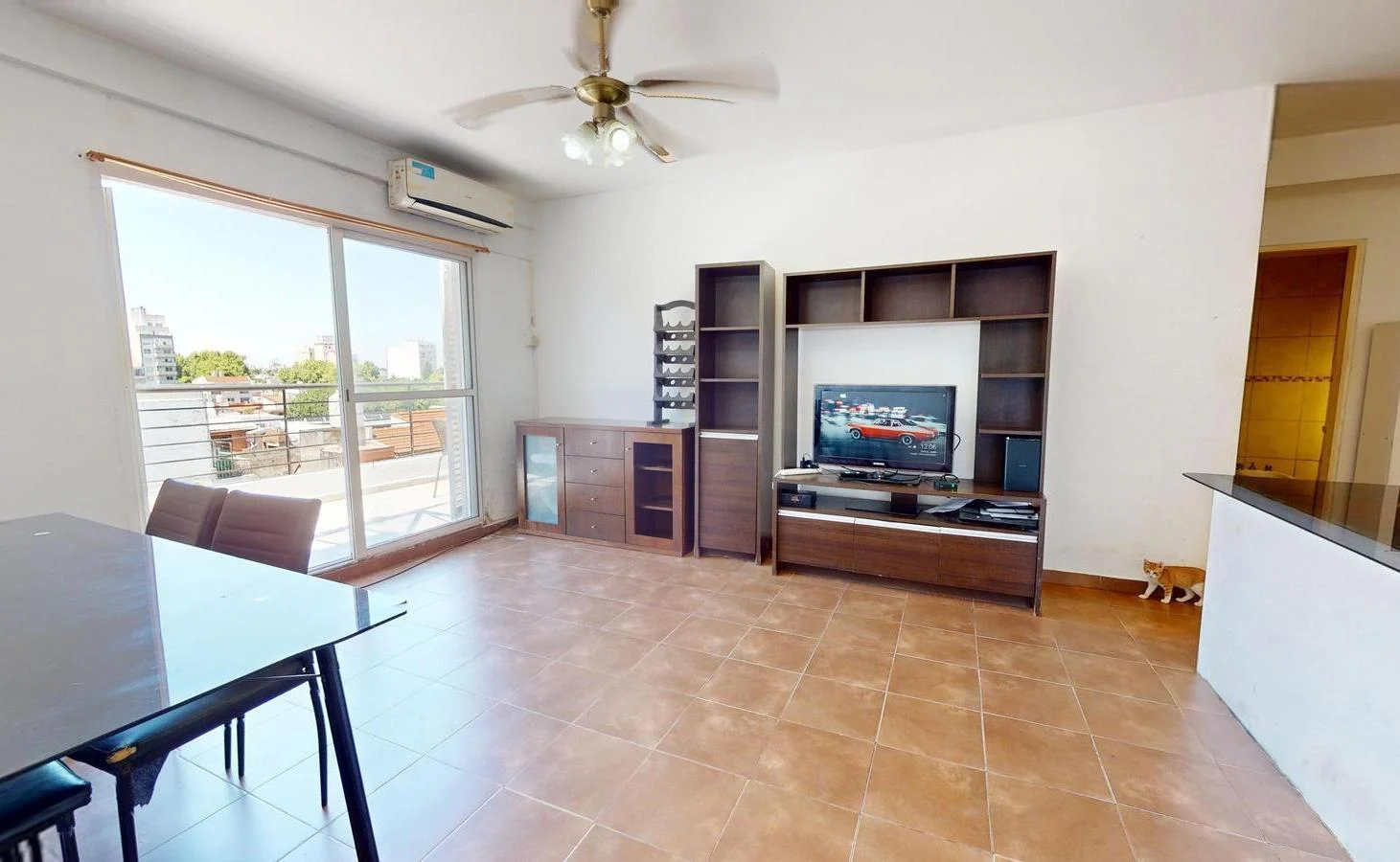 Venta departamento 2 ambientes con balcón y terraza en Villa Del Parque.