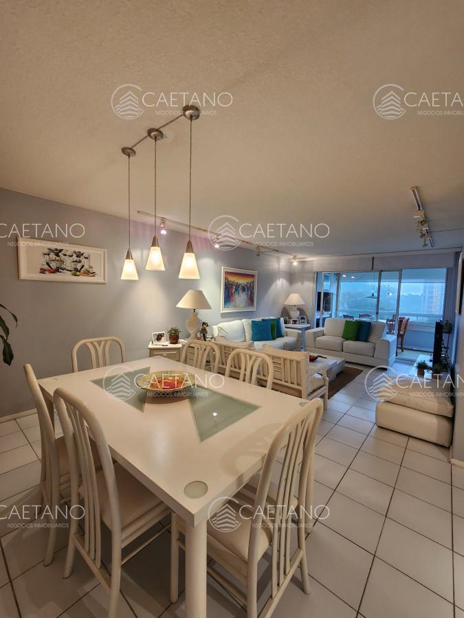 Foto de Vende apartamento de 2 dormitorios en Punta del Este., imagen 2