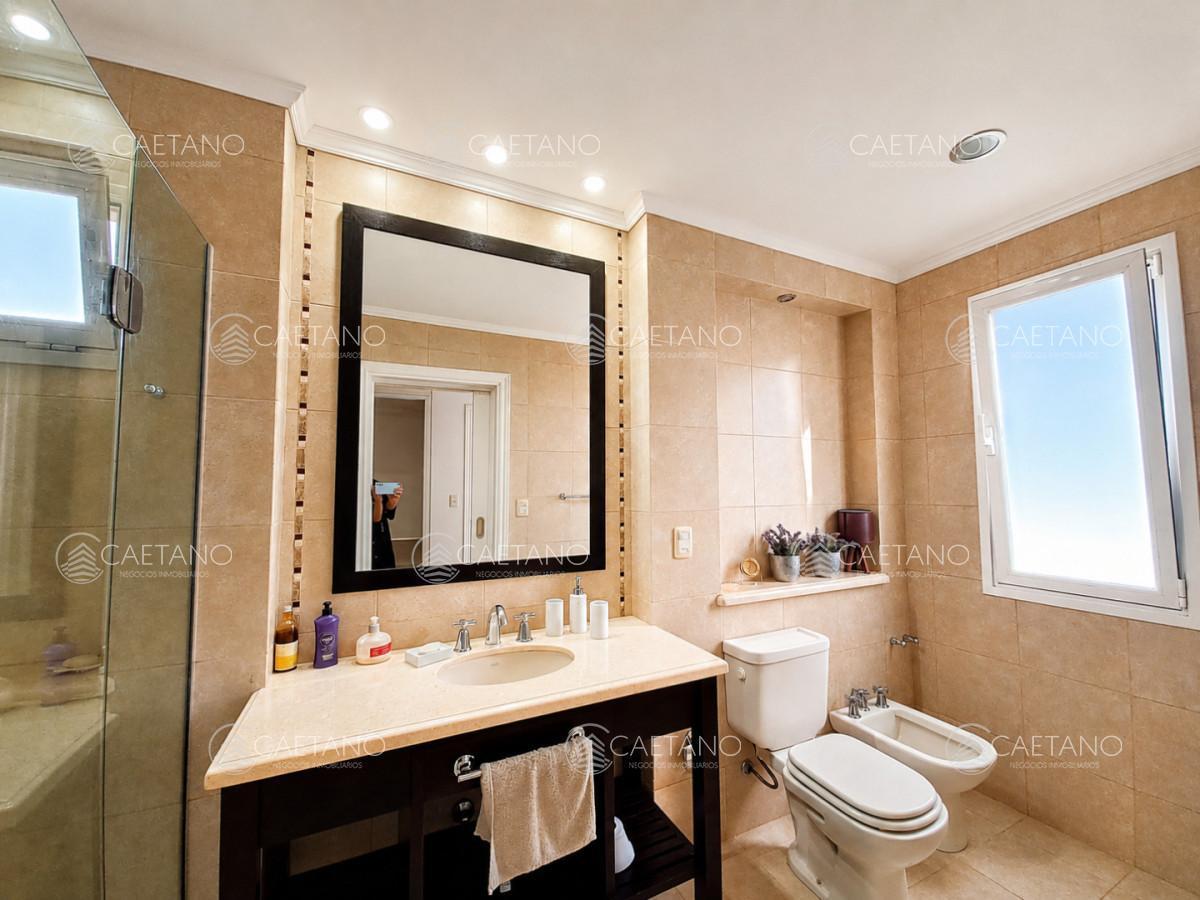 Foto de Boulevard Park, Casa de 4 dormitaros con Piscina en VENTA ., imagen 5