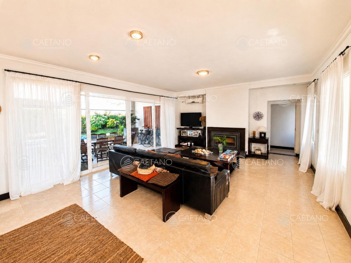 Foto de Boulevard Park, Casa de 4 dormitaros con Piscina en VENTA ., imagen 3