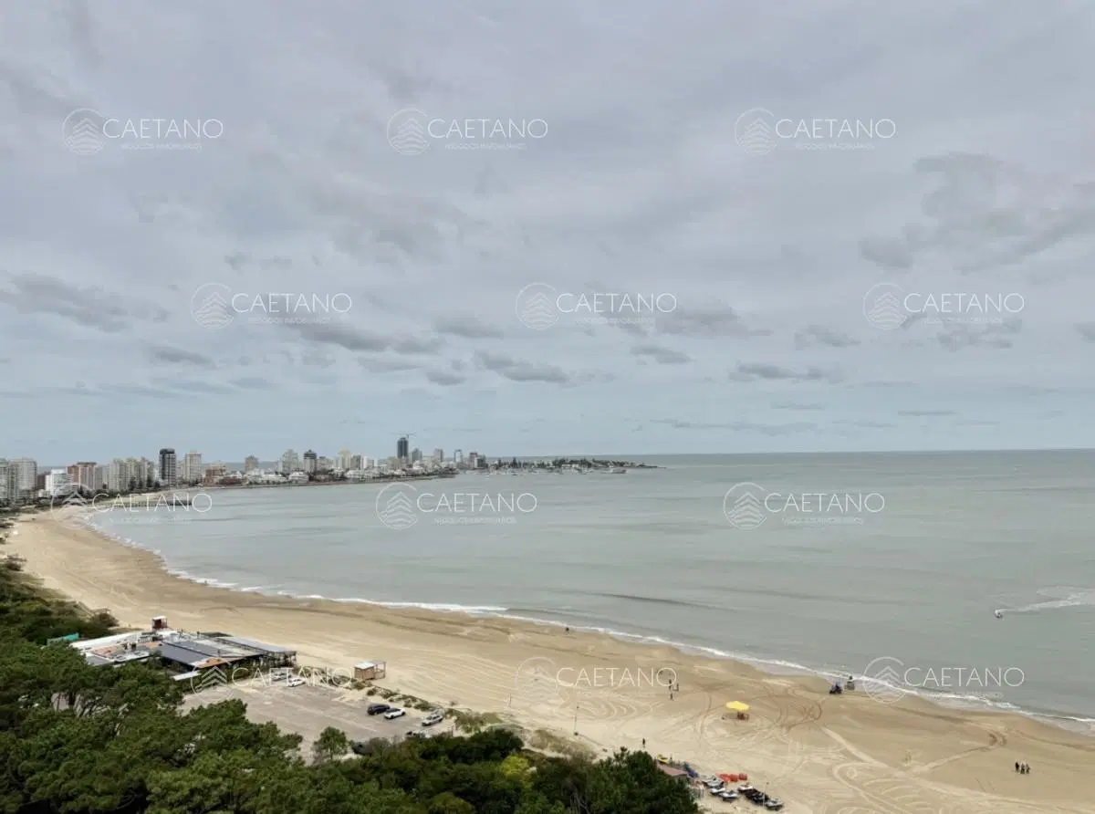 Apartamento en venta 3 dormitorios Punta del Este 2